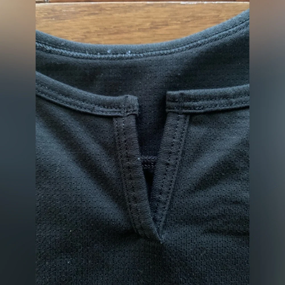 Lululemon Cropped Henley Tank Top - Picture 5 of 10